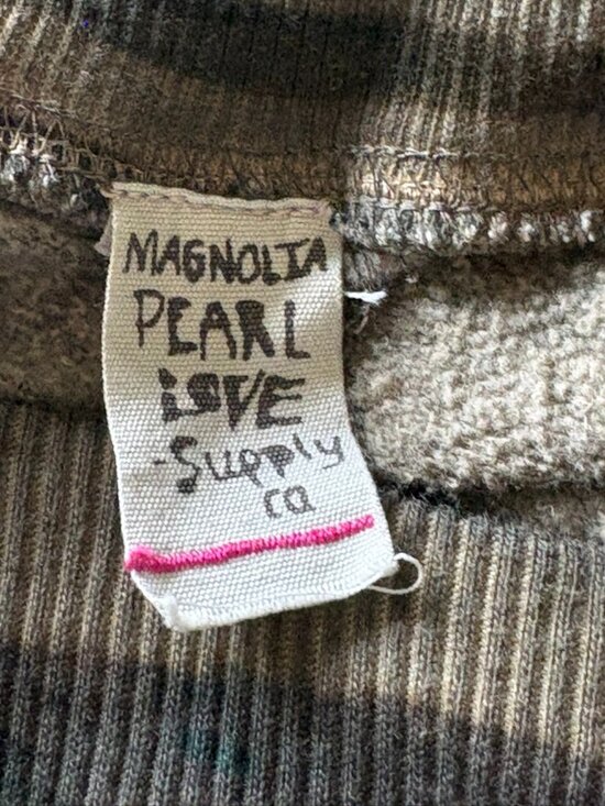 Magnolia Pearl Tiger Capri La Jolla Joggers, Big Cat OS - Picture 10 of 10